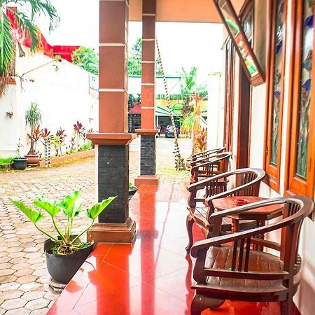 Hotel Laweyan Solo Luaran gambar