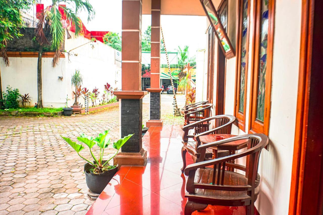 Hotel Laweyan Solo Luaran gambar