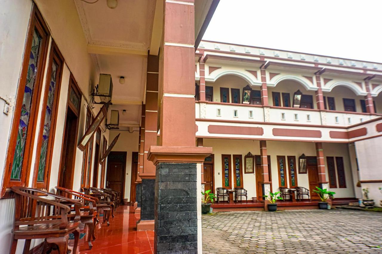 Hotel Laweyan Solo Luaran gambar